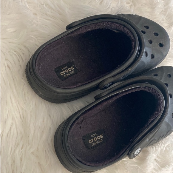 Crocs size 8 lined - Picture 2 of 4